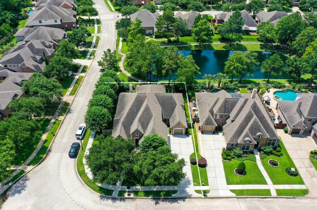 2403 Hendricks Lakes Dr, Spring, TX 77388