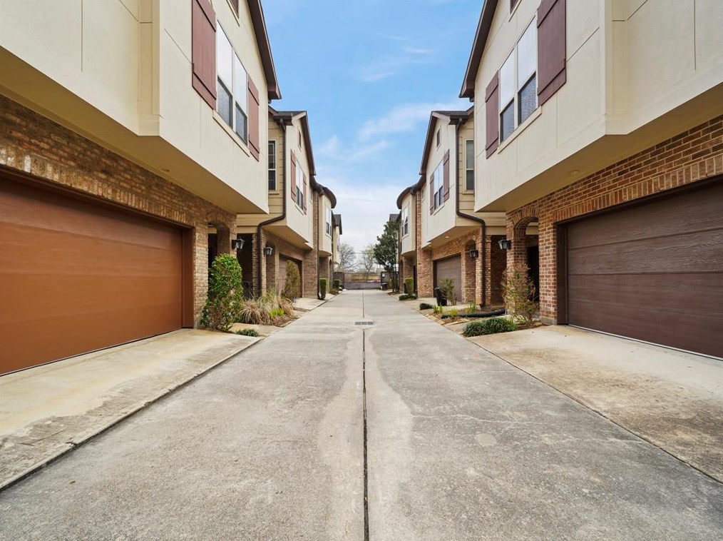1238 Sampson St, Houston, TX 77003