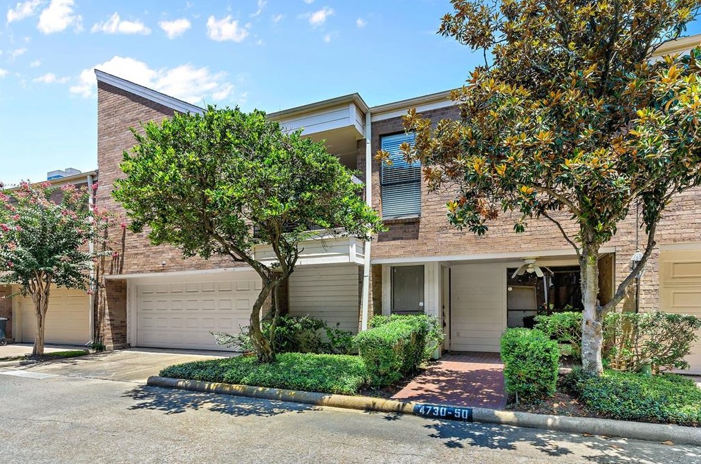 4730 Post Oak Timber Dr, Houston, TX 77056-2241
