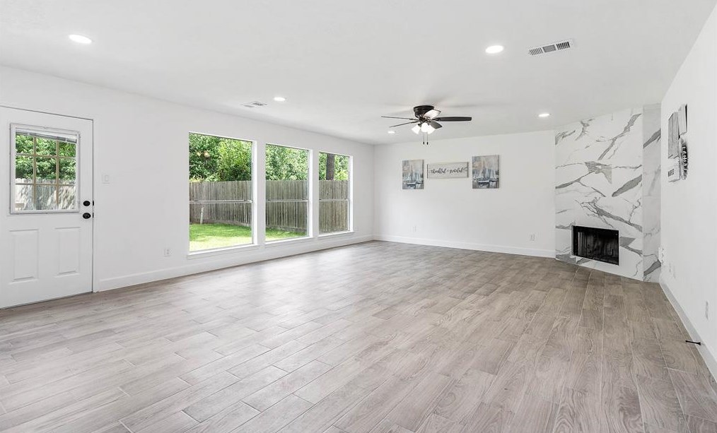 2715 Woodcreek Mdw Ln, Houston TX  77073-3149 exterior