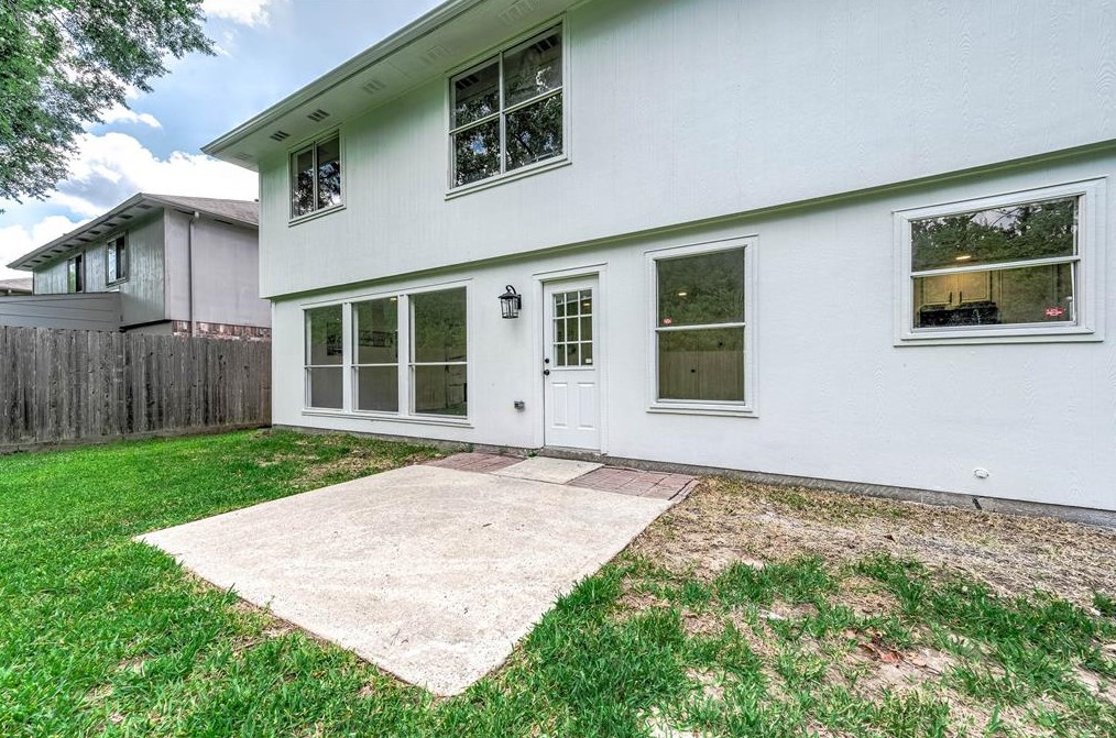 2715 Woodcreek Mdw Ln, Houston TX  77073-3149 exterior