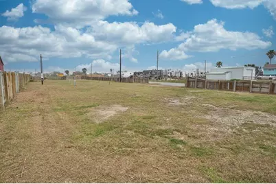 5801 Cr 201 Street, Sargent, TX 77414 - Photo 2