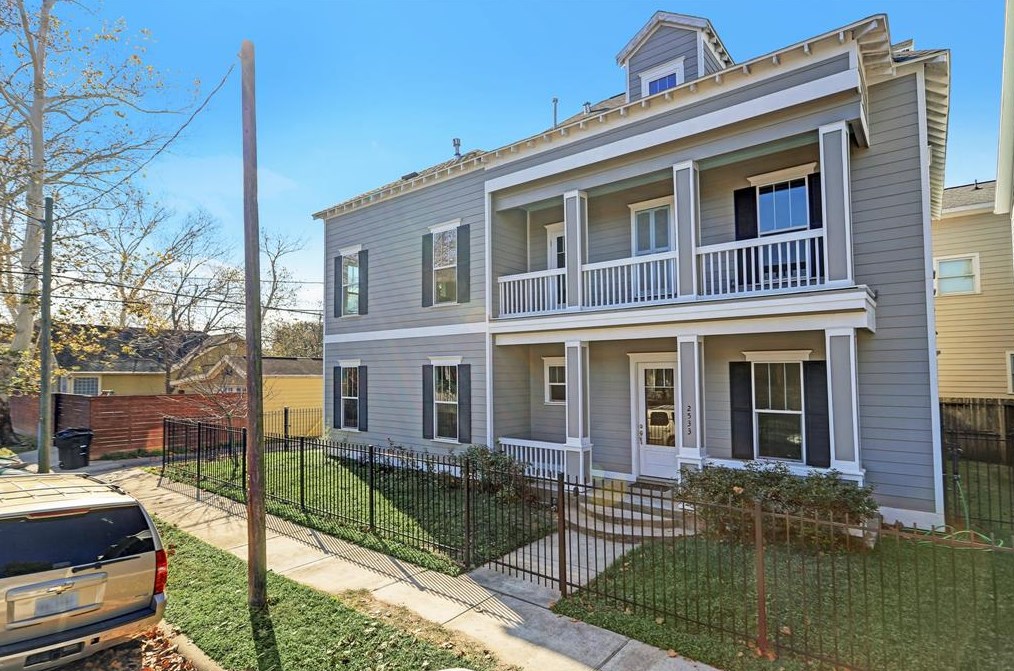 2533 Princeton St, Houston, TX 77009