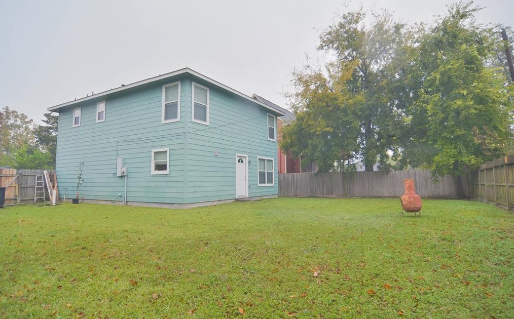 910 E 37th St, Houston, TX 77022