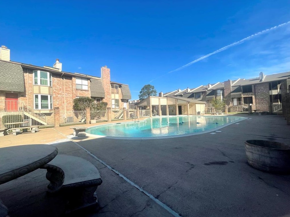2103 Place Rebecca Ln, Houston TX  77090-1059 exterior