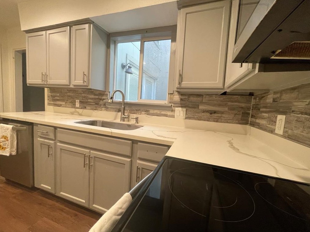 2103 Place Rebecca Ln, Houston, TX 77090-1059