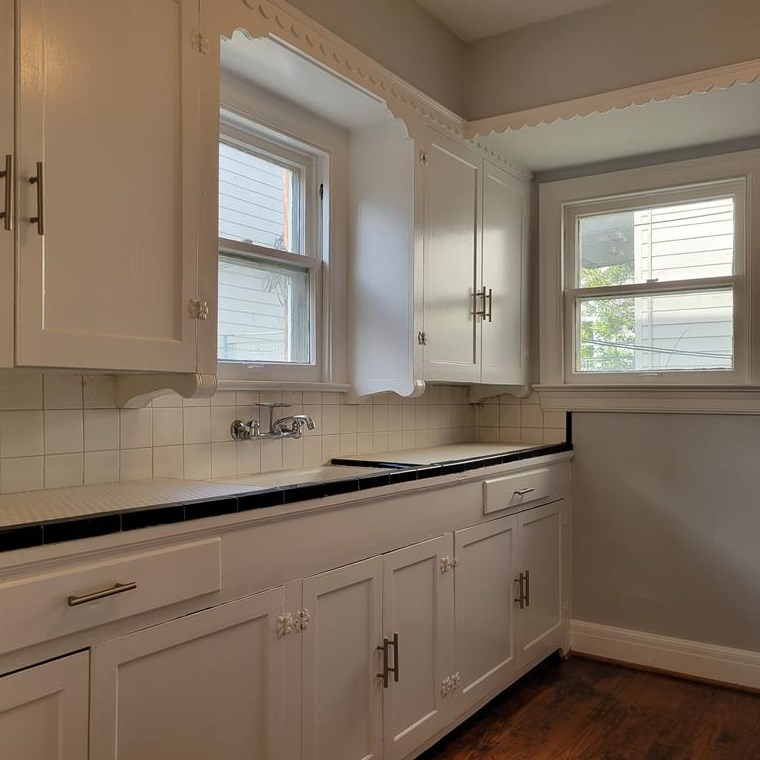 2505 Windsor St, Houston TX  77006-2529 exterior