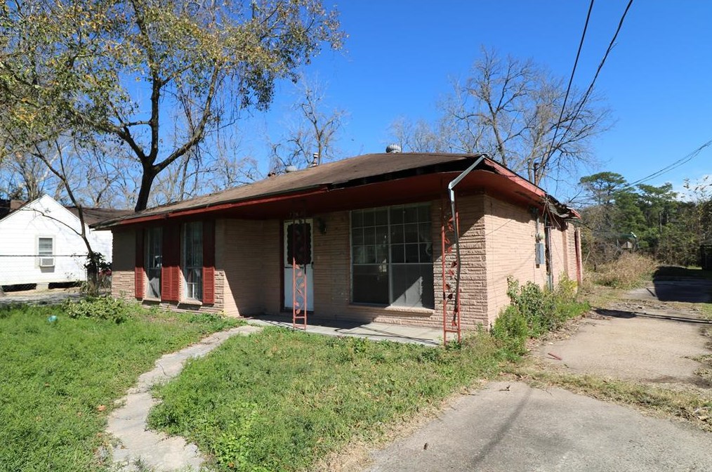 7216 Shotwell St, Houston, TX 77028-3740