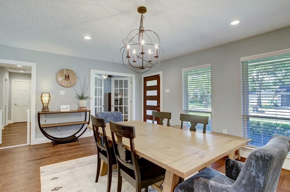 1826 Salford Dr, Houston, TX 77008-1023