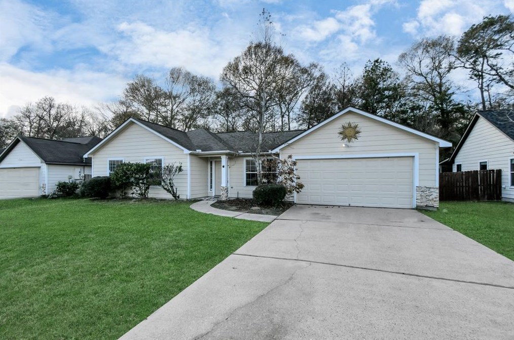 16397 Danika Oak Dr, Conroe TX  77306-6335 exterior