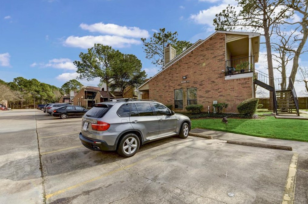 7200 T C Jester Blvd, Houston TX  77088-7447 exterior