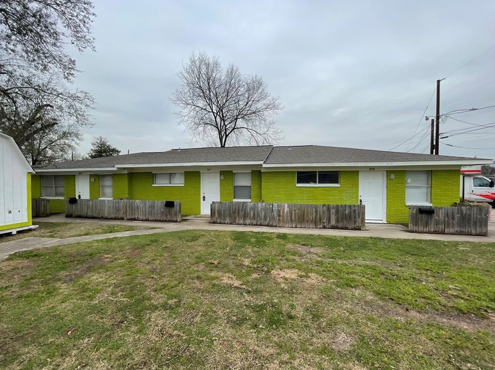 7817 Glass St, Houston TX  77016-6244 exterior