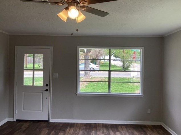 1041 E 2nd St, Bellvue, TX 77418