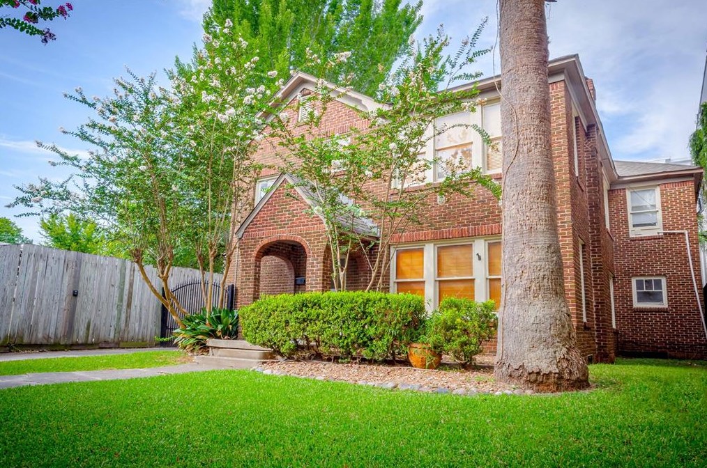 1906 Waugh #b, Houston, TX 77006