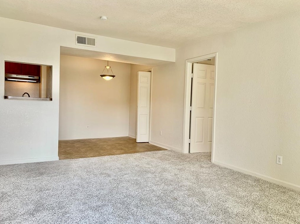 8100 Creekbend Dr #142, Houston, TX 77071