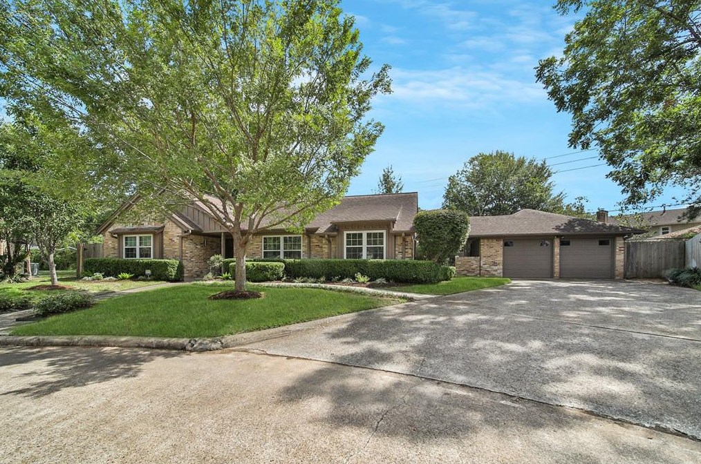 4902 Candleglow Dr, Houston, TX 77018