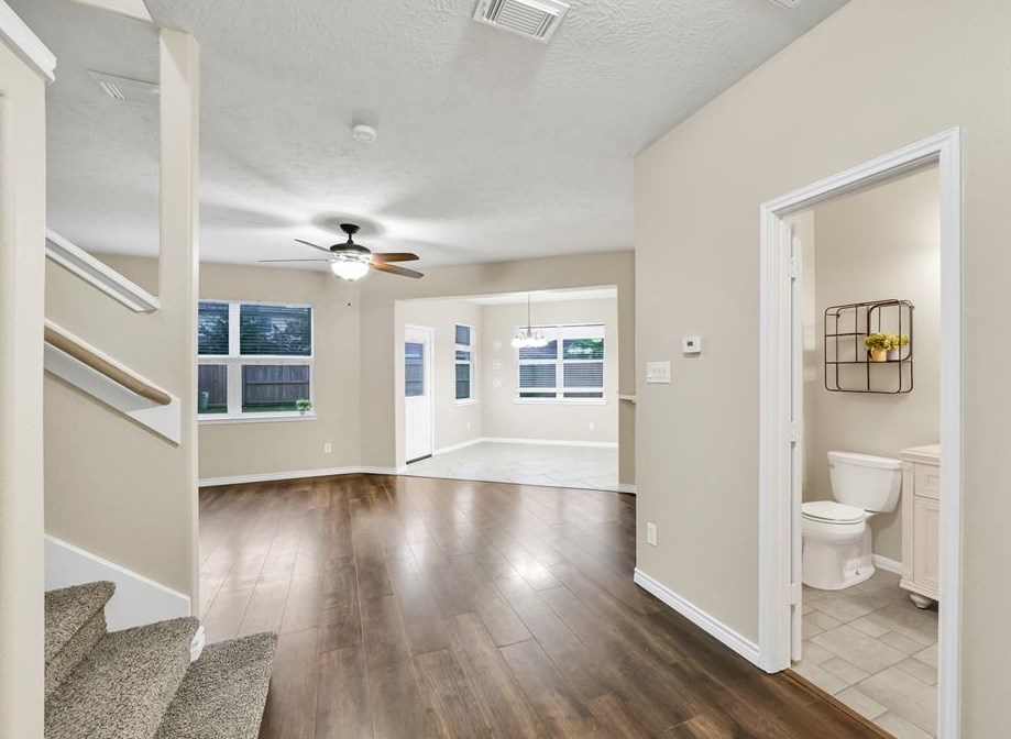 9322 Colt Cyn Ln, Houston TX  77089-5640 exterior