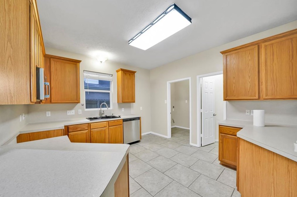 9322 Colt Cyn Ln, Houston TX  77089-5640 exterior