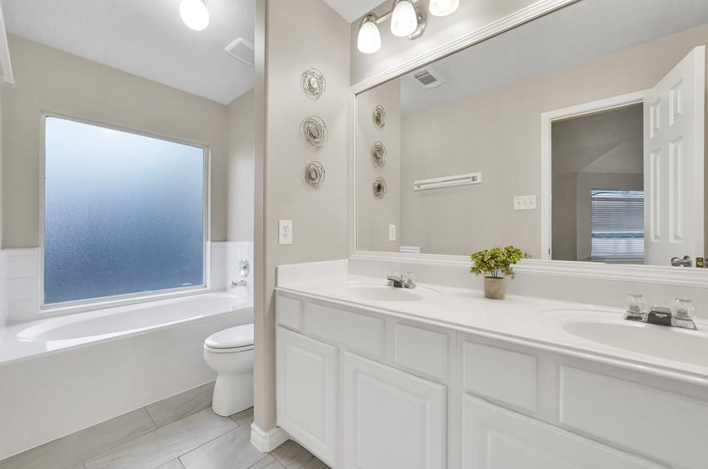 9322 Colt Cyn Ln, Houston TX  77089-5640 exterior