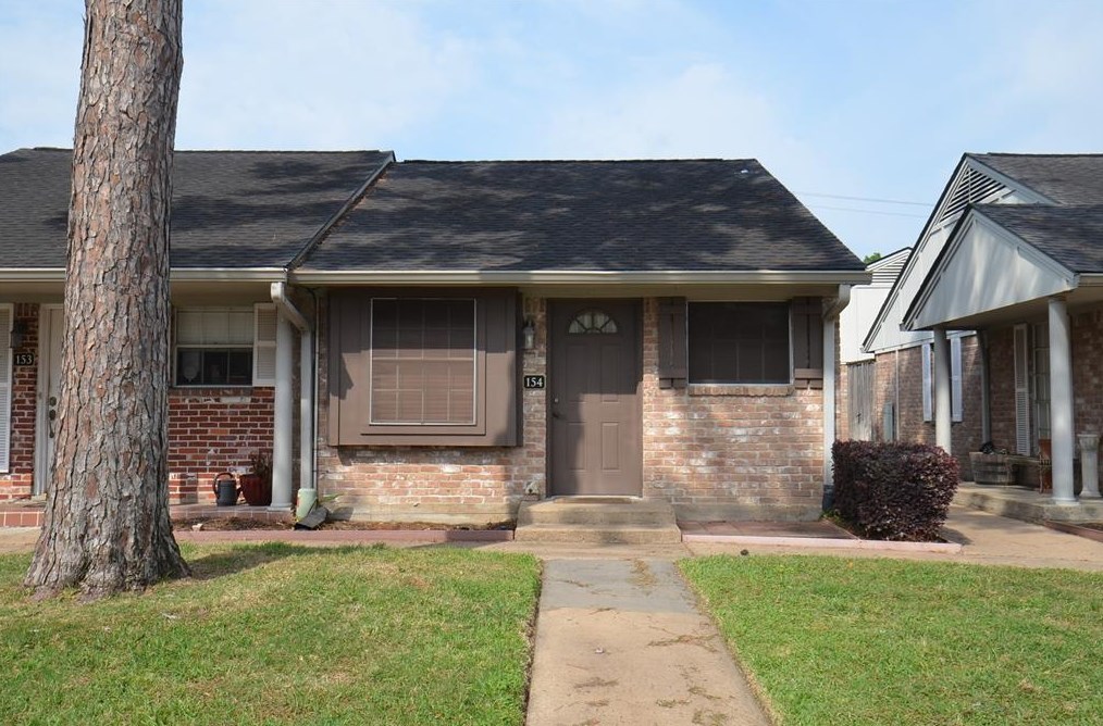 1108 W Tri Oaks Ln Apt 154, Houston, TX 77043