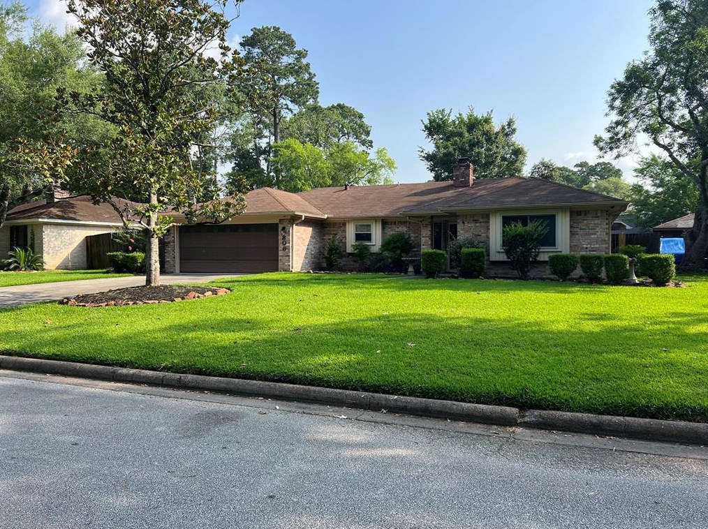 806 Hyannis Port St, Crosby, TX 77532-5512