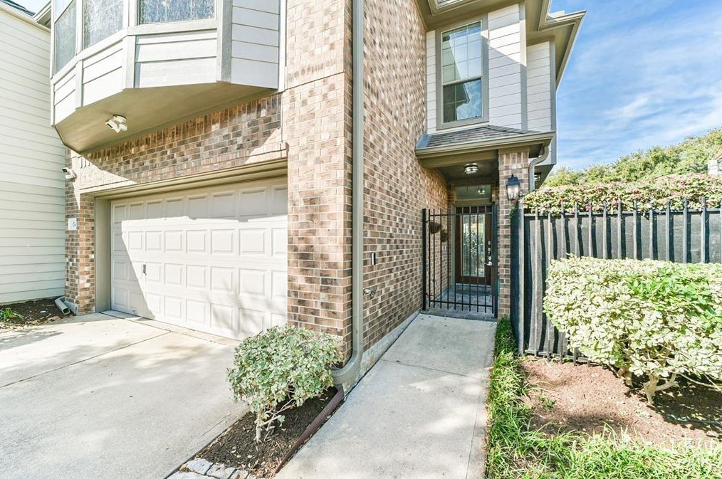 1741 W T C Jester Blvd, Houston, TX 77008