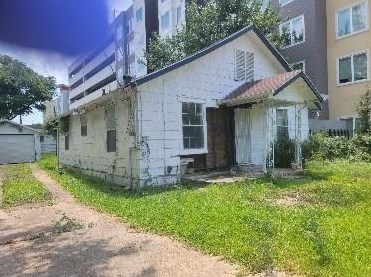 3610 Rosalie St, Houston TX  77004-3158 exterior