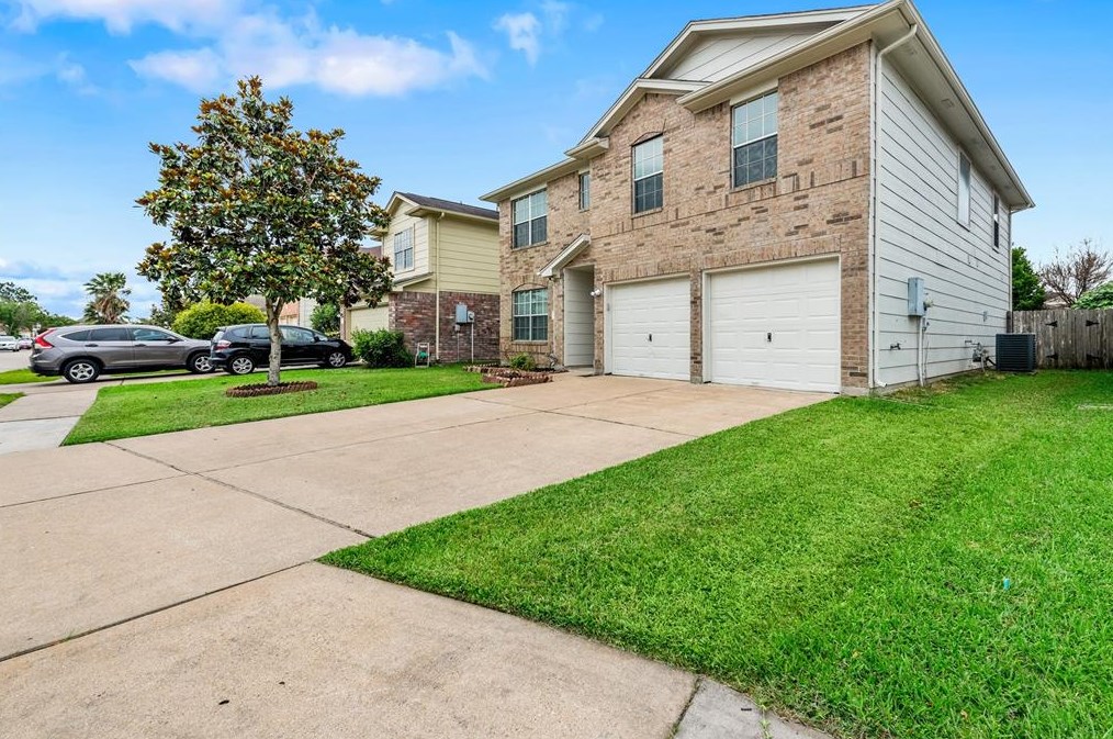 13515 Naples Bridge Rd, Sugar Land, TX 77498