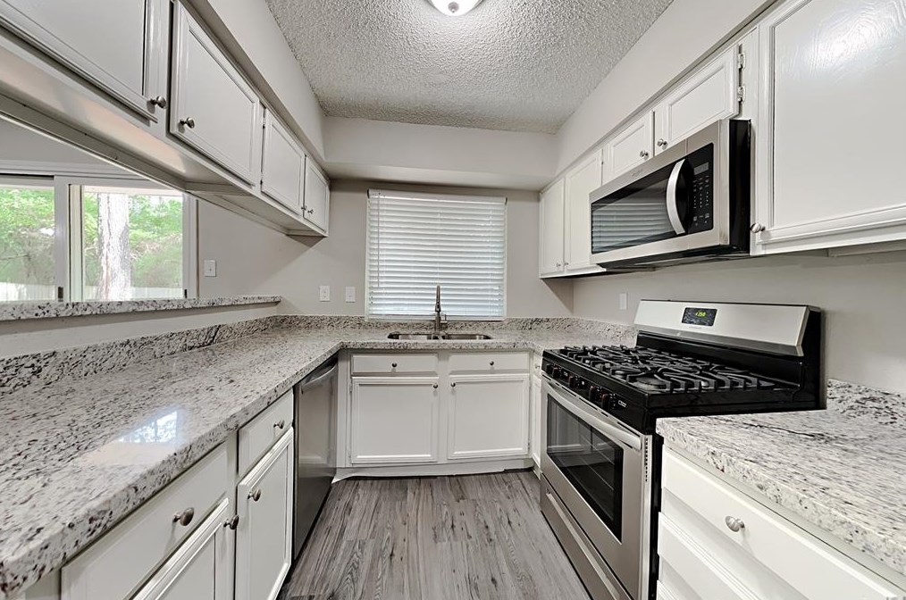 84 Woodstock Circle Dr, Spring TX  77381-2768 exterior