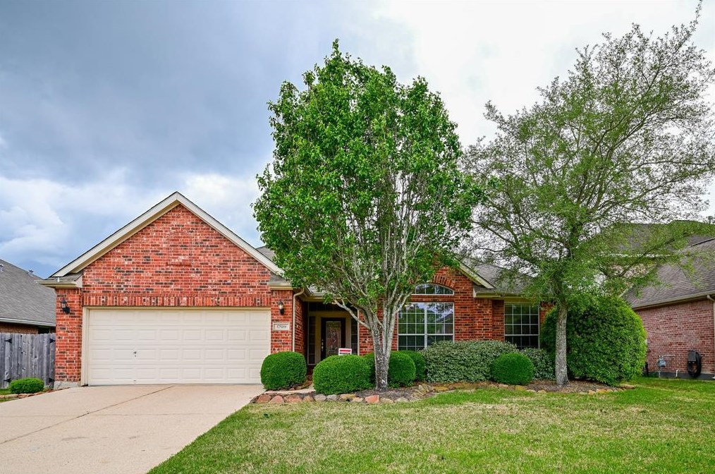 17519 Memorial Ridge Dr, Spring, TX 77379-3022