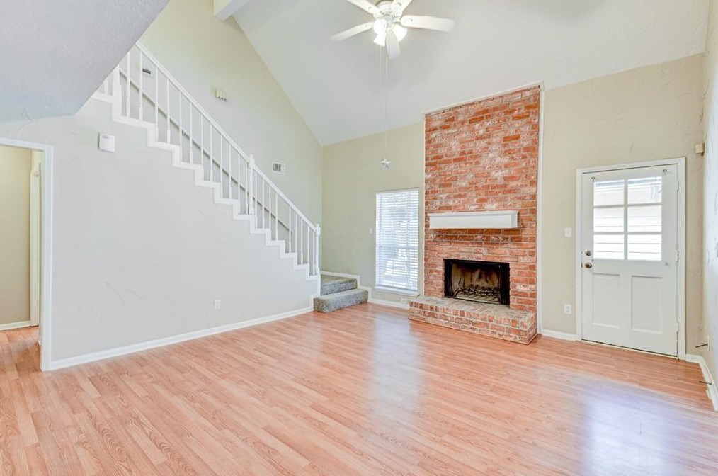 8102 Willow Forest Dr, Tomball, TX 77375