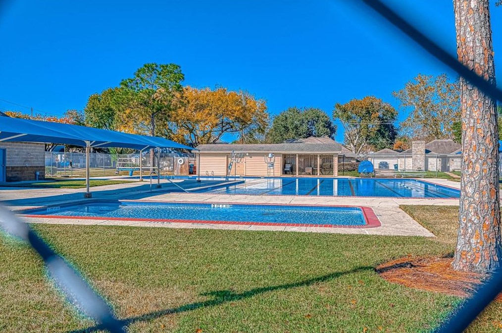 8903 Abbeydale Dr, Houston TX  77031-3002 exterior