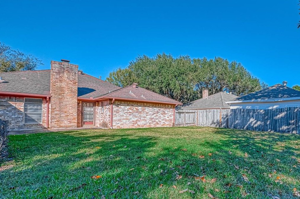 8903 Abbeydale Dr, Houston TX  77031-3002 exterior
