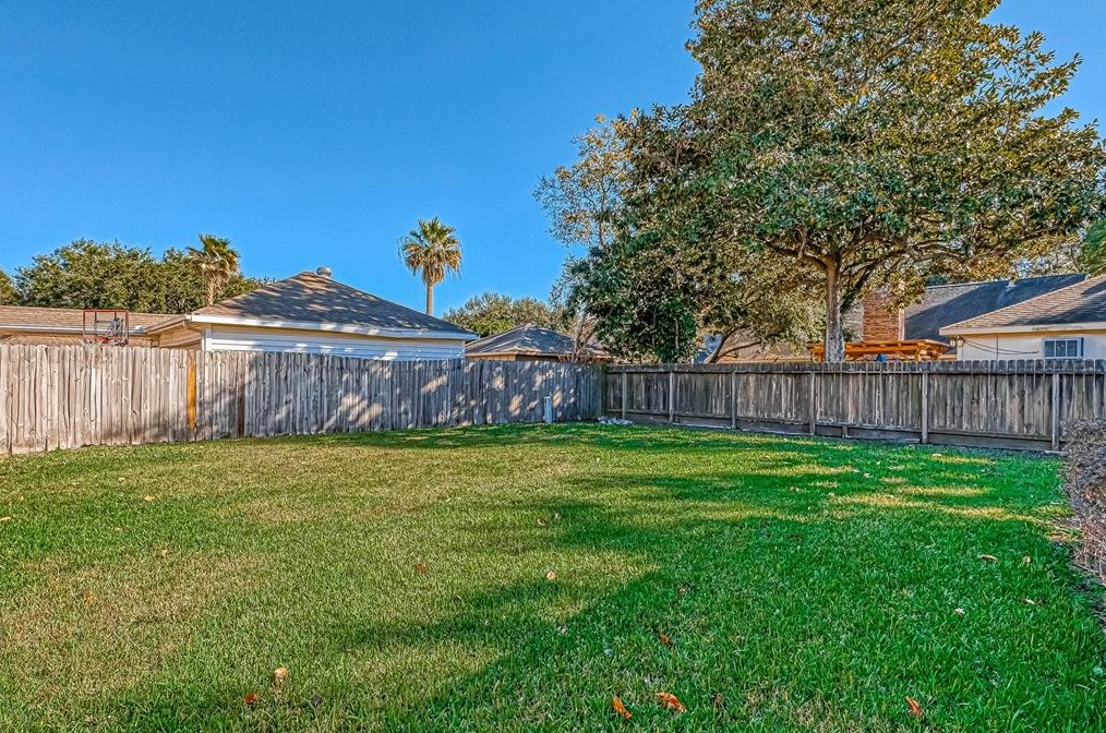 8903 Abbeydale Dr, Houston TX  77031-3002 exterior
