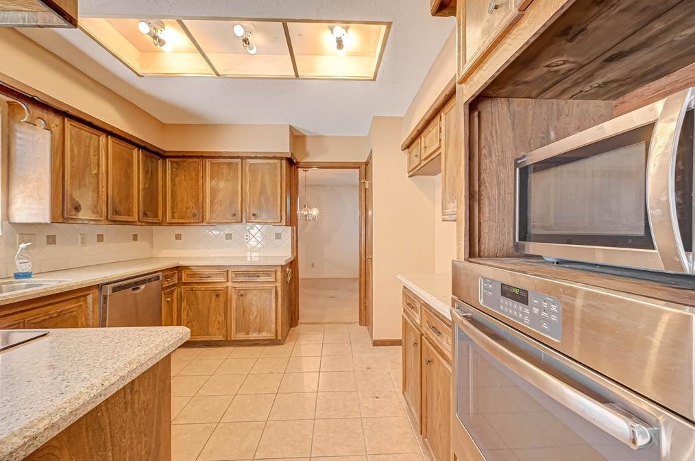 8903 Abbeydale Dr, Houston TX  77031-3002 exterior