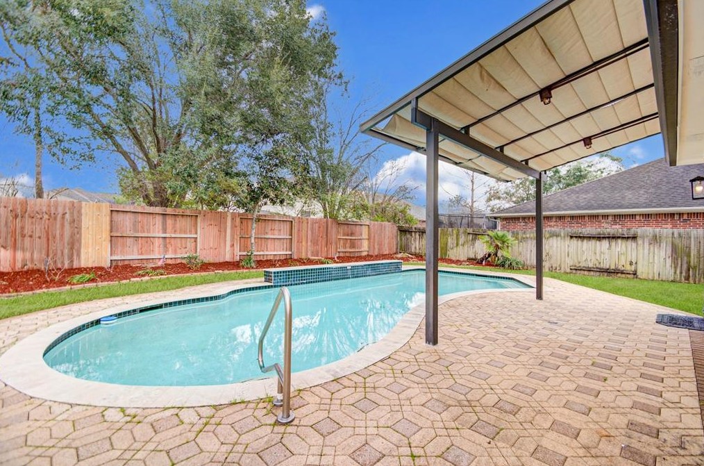 1811 Senca Springs Ct, Katy TX  77450-7202 exterior
