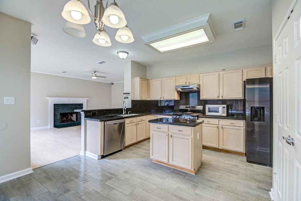 1811 Senca Springs Ct, Katy TX  77450-7202 exterior