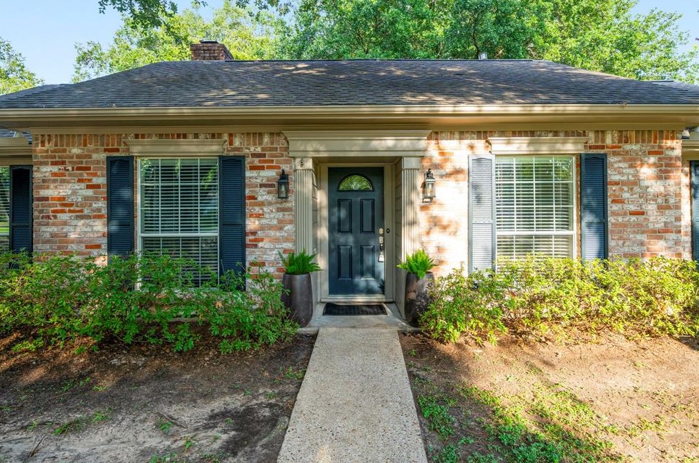 2614 Rosefield Dr, Houston TX  77080-3830 exterior