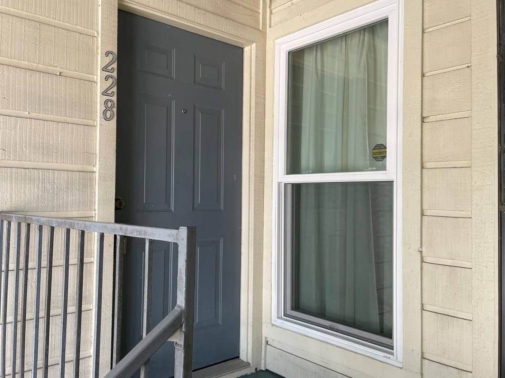 4001 Nasa Pkwy #228, Taylor Lake Village, TX 77586