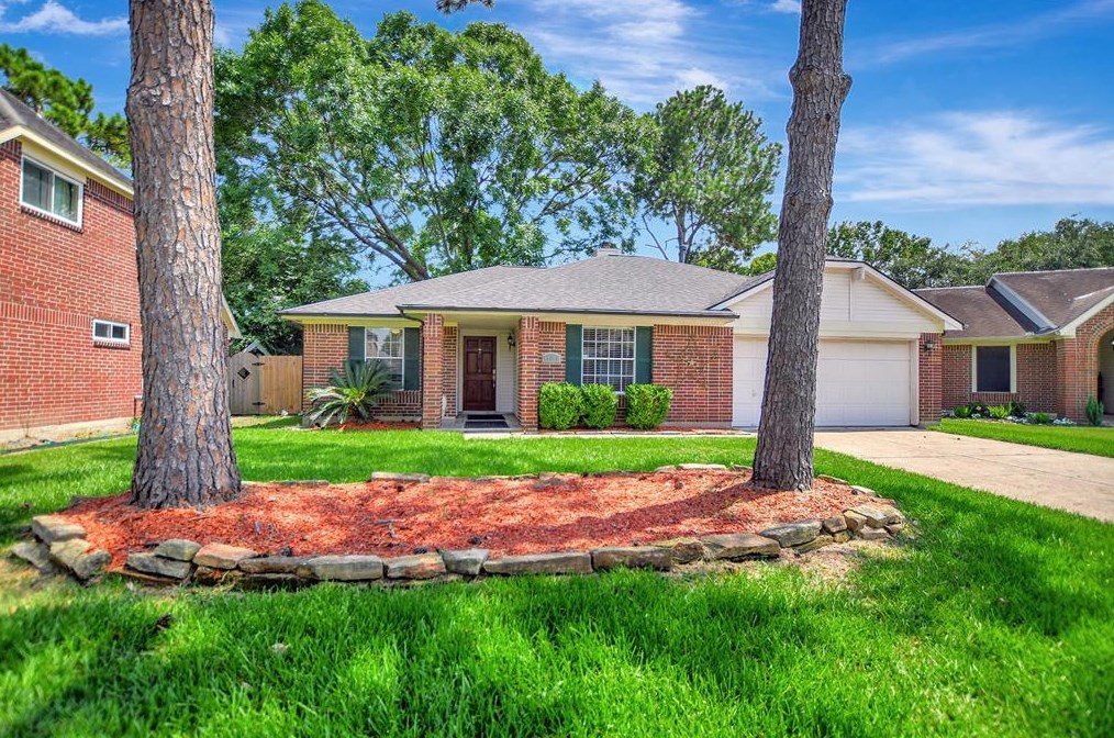 10924 Graywood Ct, Morgans Point, TX 77571-4353