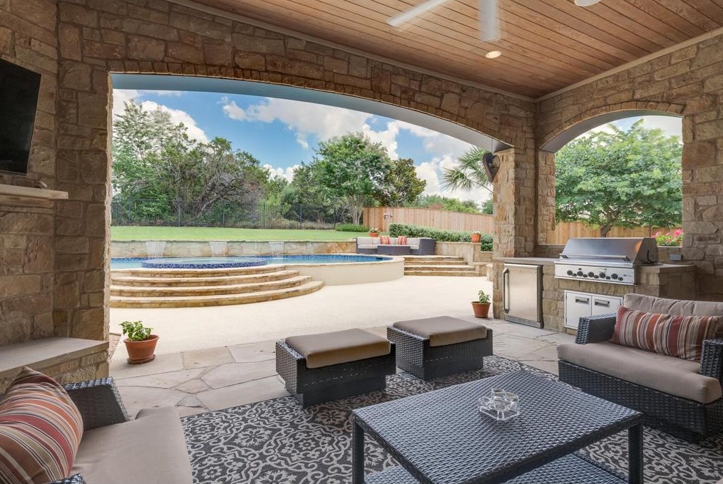 1105 Lakewood Hl Ter, Austin TX  78732-2387 exterior