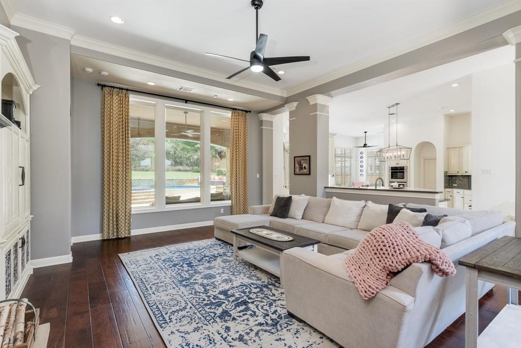 1105 Lakewood Hl Ter, Austin TX  78732-2387 exterior