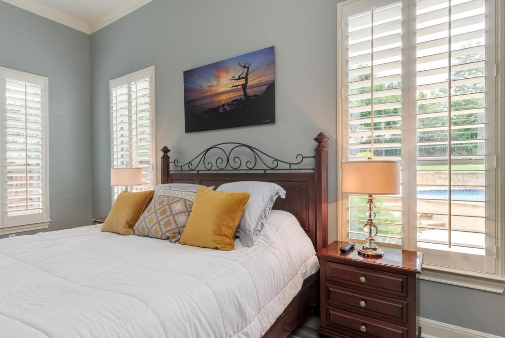 1105 Lakewood Hl Ter, Austin TX  78732-2387 exterior