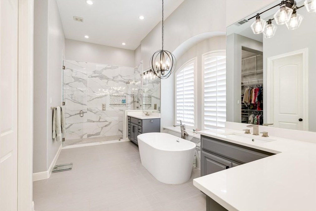 1105 Lakewood Hl Ter, Austin TX  78732-2387 exterior