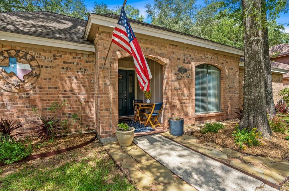 15107 River Park Dr, Houston, TX 77070-1240
