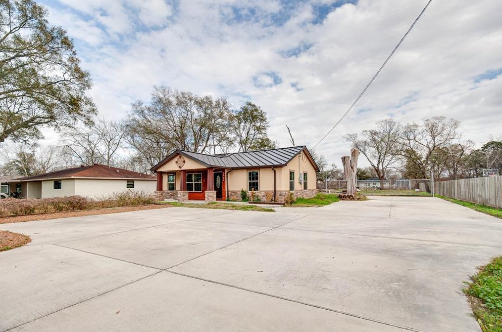 2907 Sinclair St, Pasadena TX  77503-4147 exterior