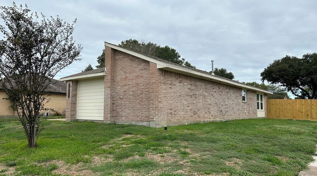 19302 Quiet Brook Dr, Houston, TX 77084