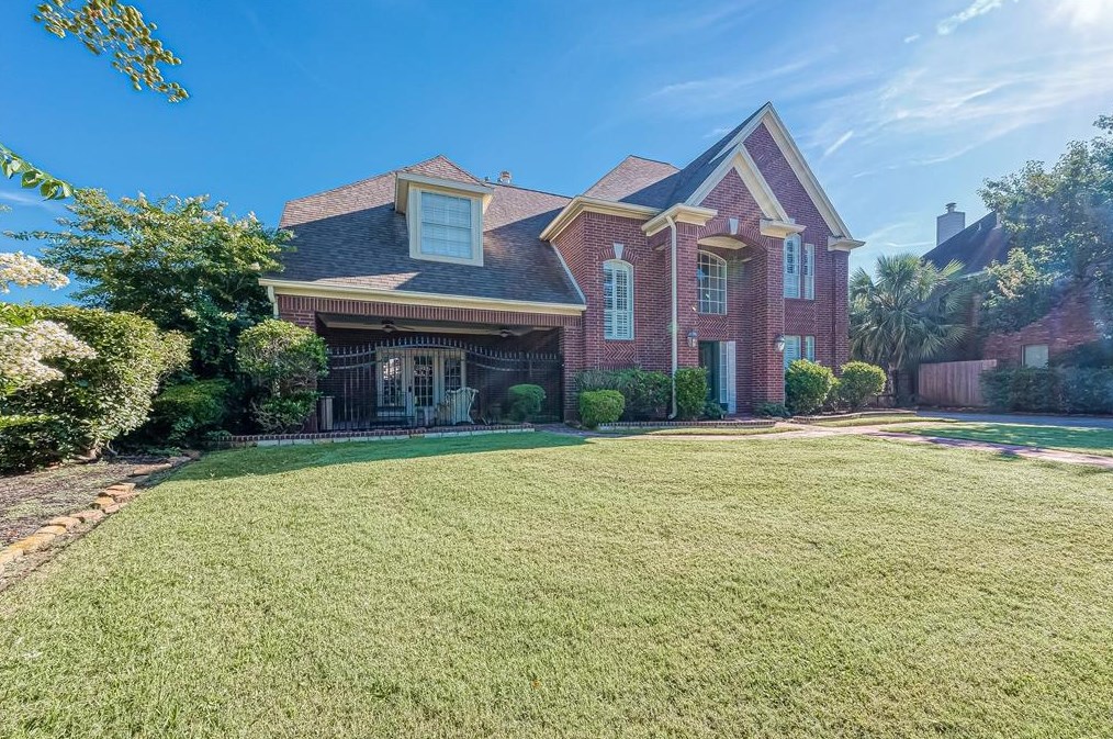 3013 Park Lane Dr, Baytown, TX 77521-8159