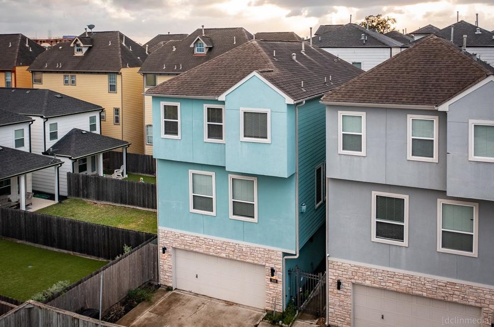 1016 W 26th St, Houston, TX 77008