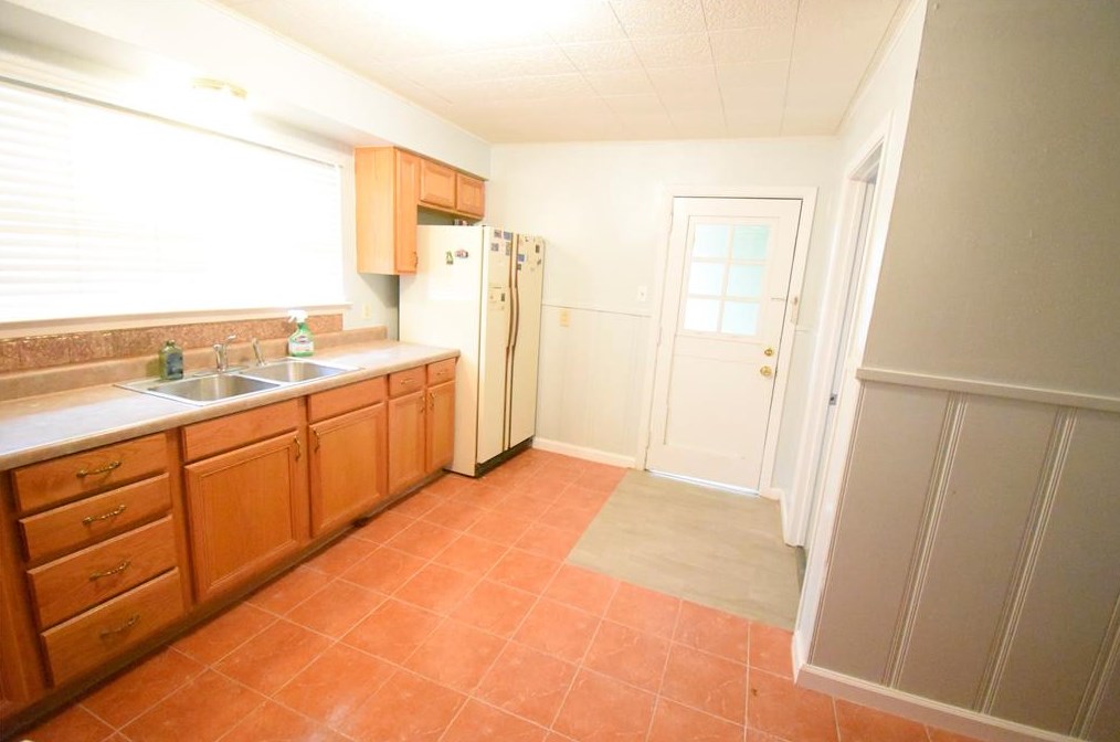 1706 Oaks Dr, Pasadena, TX 77502-1812